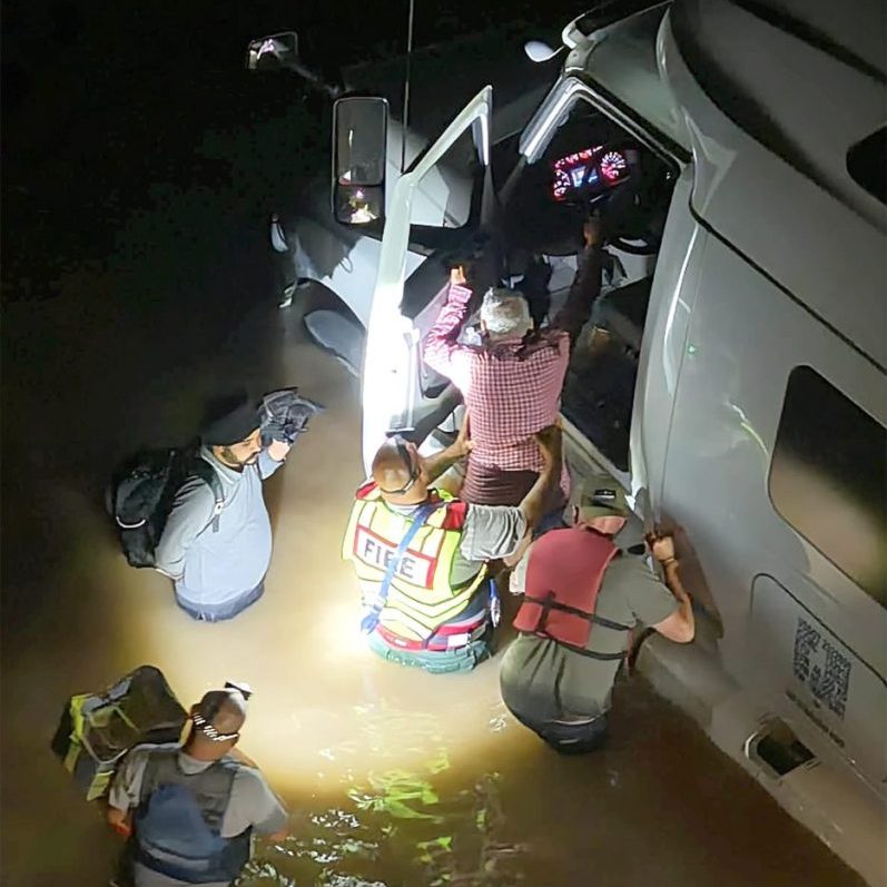 0723 P1 - Frio Flooding - 117 rescue outside of Dilley2